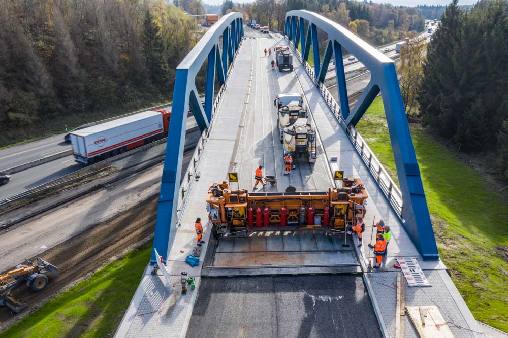 Brücken-Neubau zweier Brücken der B 54 über die A45 bei Haiger-Burbach. Fotografiert mit der Drohne DJI Mavic 2 Pro für Hessen Mobil und die Sweco GmbH.