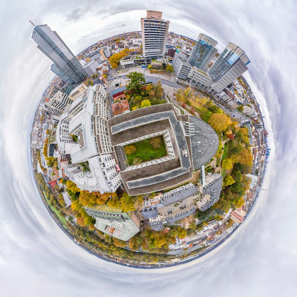 Kugelpanorama der Stadt Offenbach. Aufgenommen über dem Sheraton Hotel am Büsing Park.