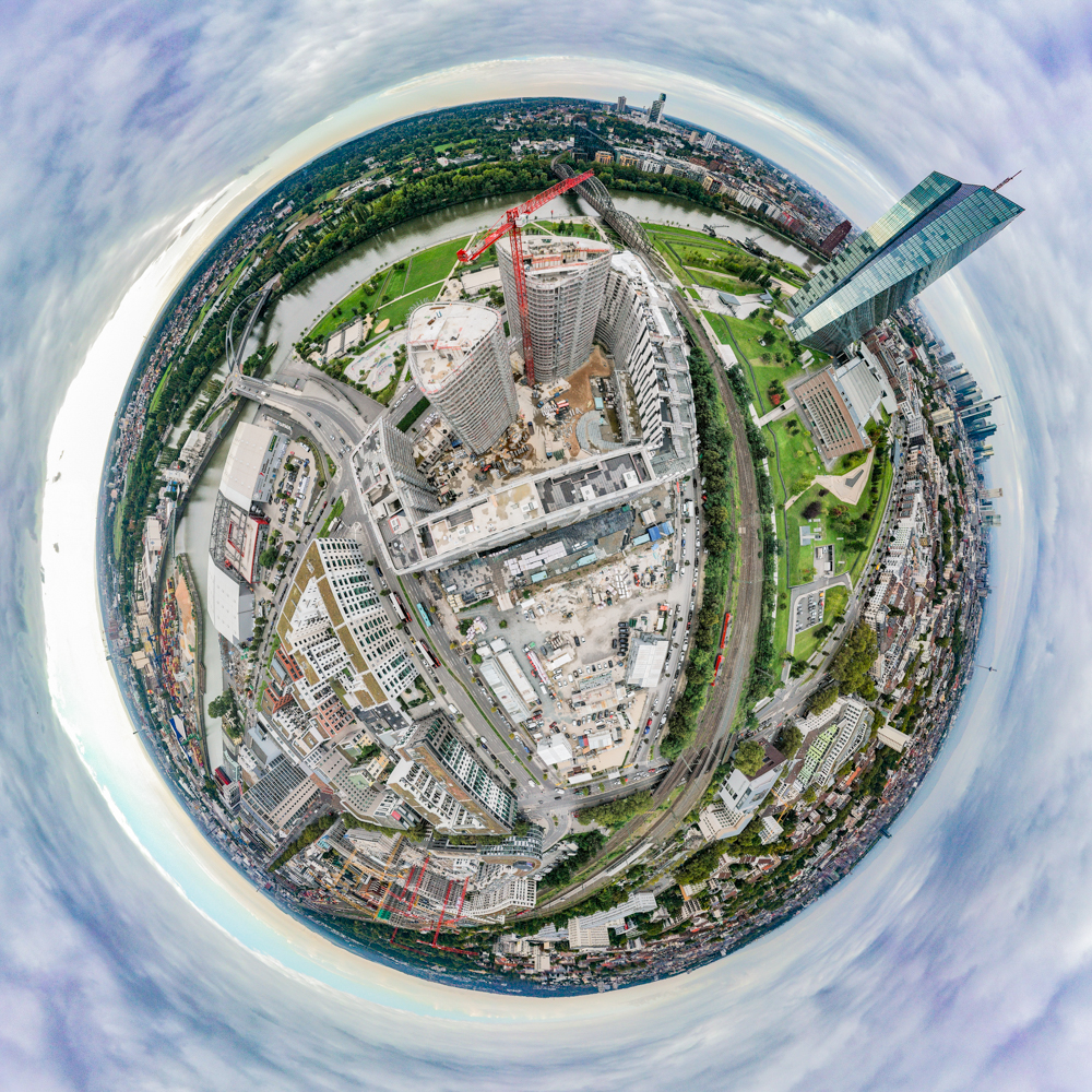 Kugelpanorama der Baustelle Hafenparkquartier in Frankfurt, in der Nähe der EZB fotografiert mit der Drohne DJI Mavic 2 Pro.