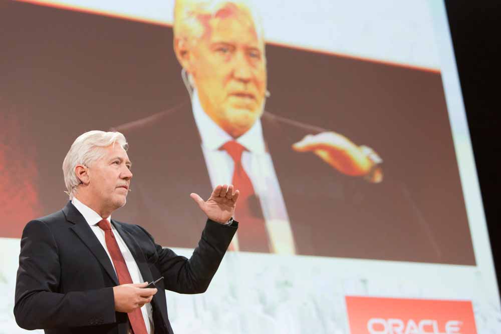 Frank Obermeier, der ehemalige Chef von Oracle Deutschland, hält eine Rede. Die jährliche Veranstaltung richtet die sich an Verantwortliche in der IT Branche.