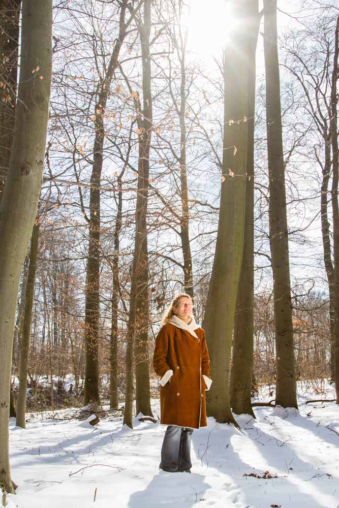 Sabine Mehne wäre beinah gestorben. Während die Ärzte um ihr Leben kämpfen hat sie eine Nahtoderfahrung. Eine Portraitfoto Serie für das Frauenmagazin Lisa