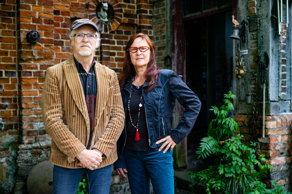 Seit 2007 rocken sie den Förster in Jamel mit ihrem Demokratie-Festival und setzen ein starkes Zeichen für Vielfalt, Toleranz und gegen Rechtsruck, Faschismus und Rassismus.